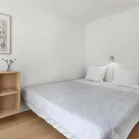 בית נופש 3 Bedroom Gorgeous Home In Aakirkeby