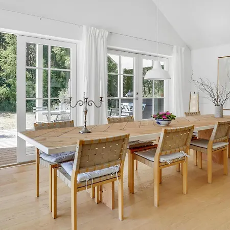 בית נופש 3 Bedroom Gorgeous Home In Aakirkeby Vester Somarken