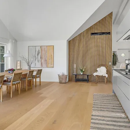 3 Bedroom Gorgeous Home In Aakirkeby * Vester Somarken