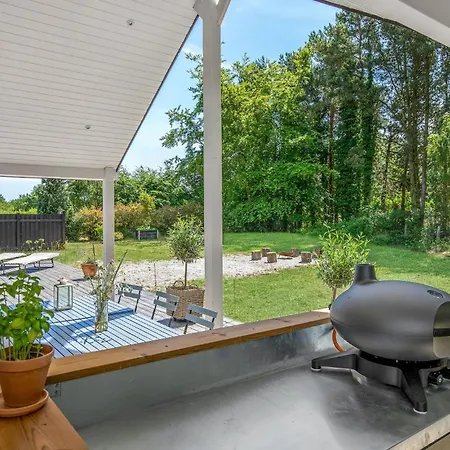 3 Bedroom Gorgeous Home In Aakirkeby